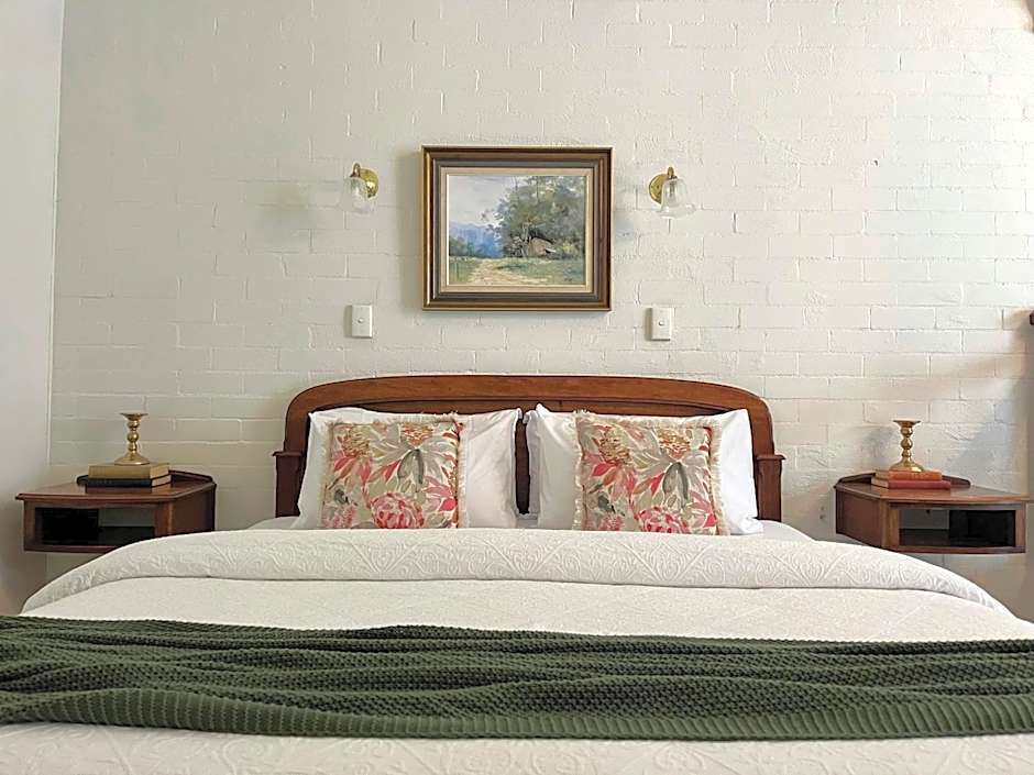 Victoria House Motor Inn