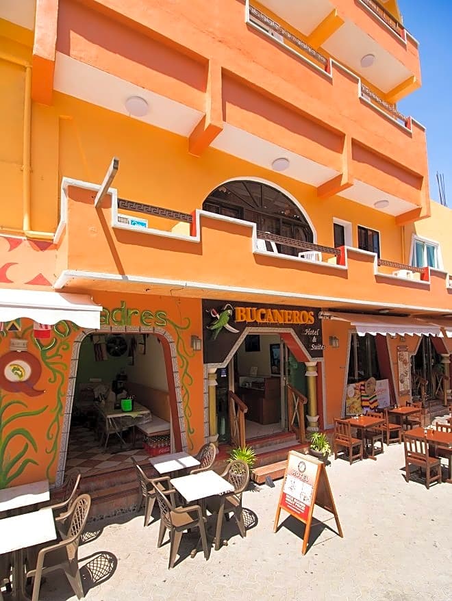 Hotel Bucaneros