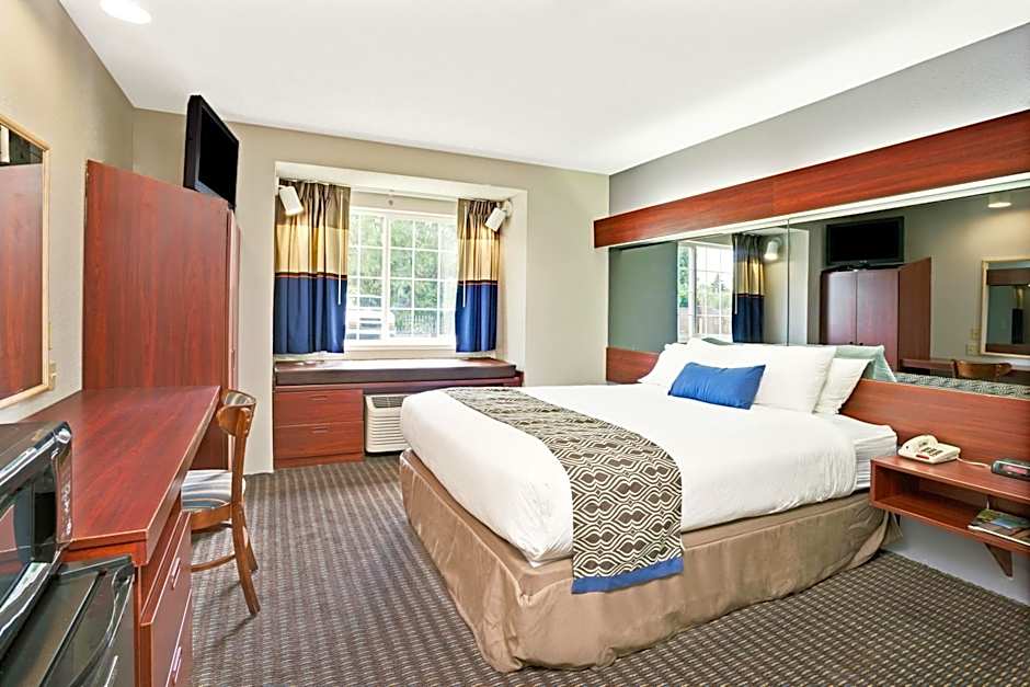 Microtel Inn & Suites By Wyndham Roseville/Detroit Area