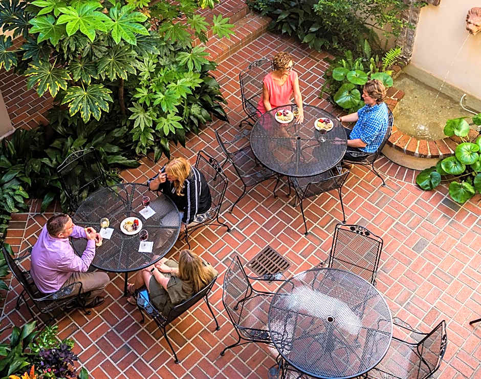 Kings Courtyard Inn