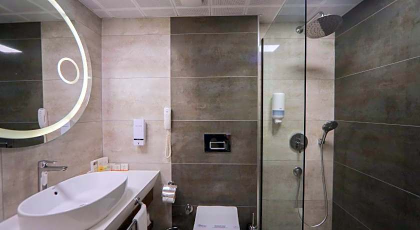 Best Western Plus Khan Hotel