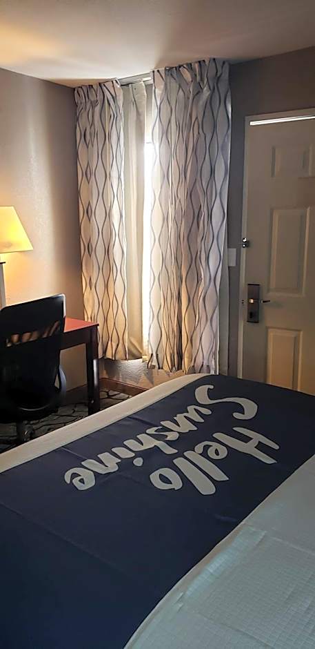 Days Inn by Wyndham Des Moines-West Clive