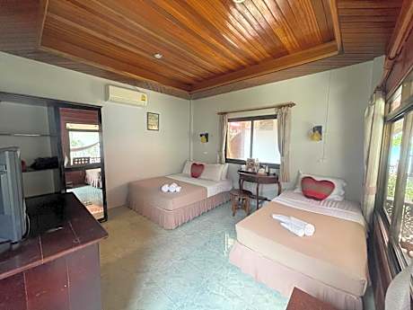 Deluxe Triple Bungalow