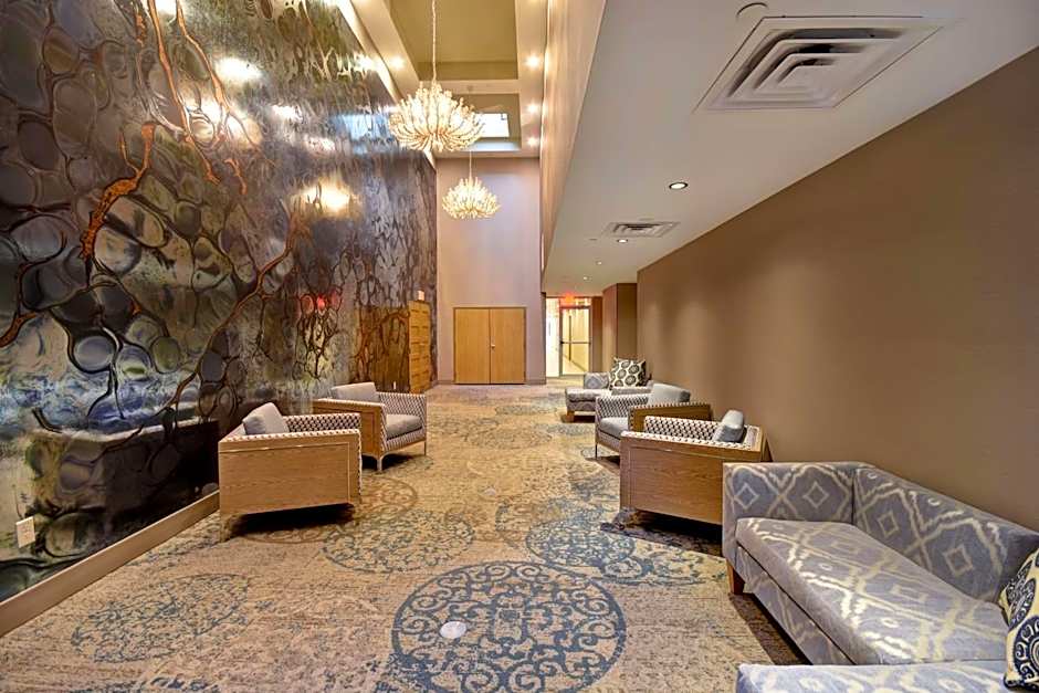 DoubleTree by Hilton Virginia Beach Oceanfront South