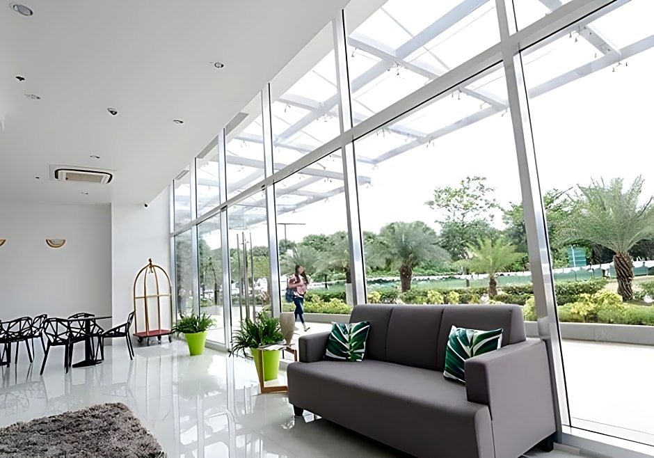 CSuites at 8 Newtown Mactan Cebu