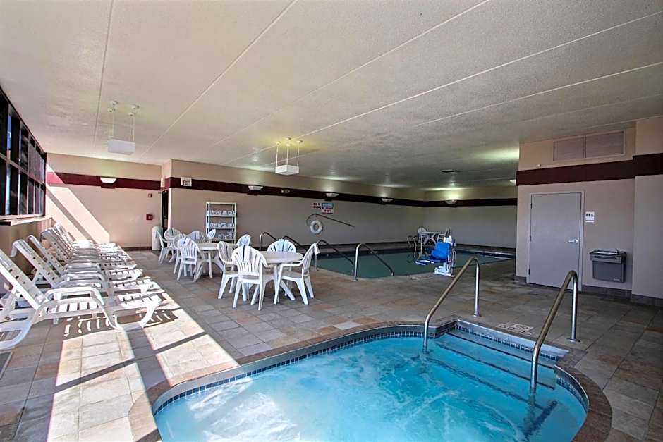 Comfort Inn & Suites Madison - Airport