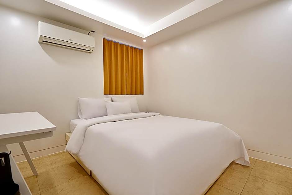 Show Hotel