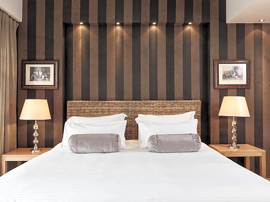 Sea View Cityscape Hotel