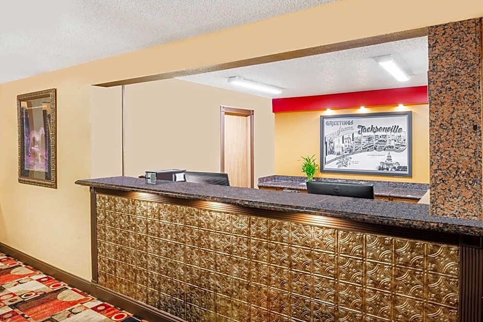 Super 8 by Wyndham Jacksonville