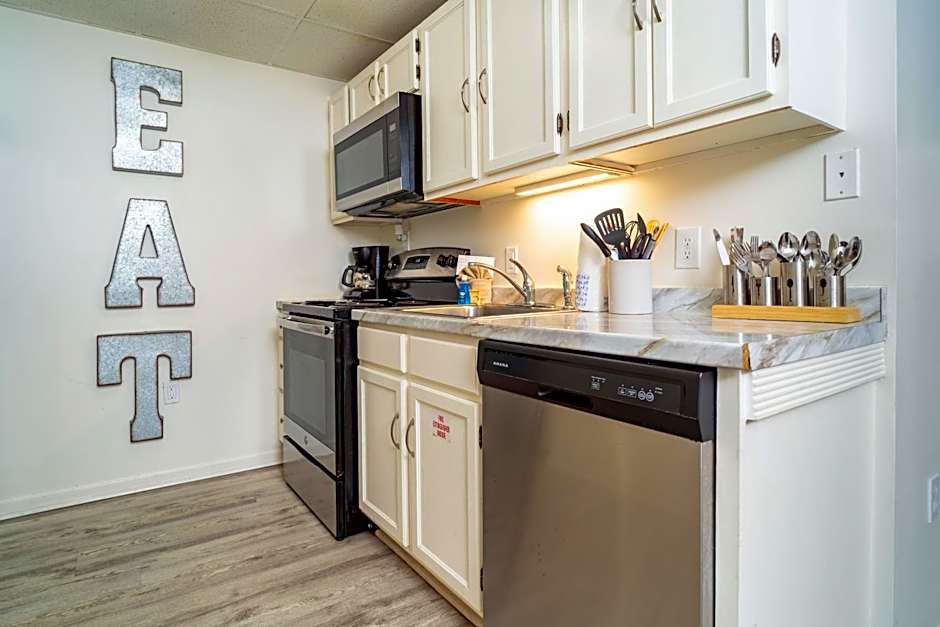 Condo in Gatlinburg very peaceful - 10 min Walk to Main Strip