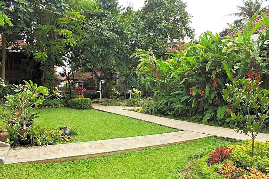 RedDoorz Hostel @ Dago 2