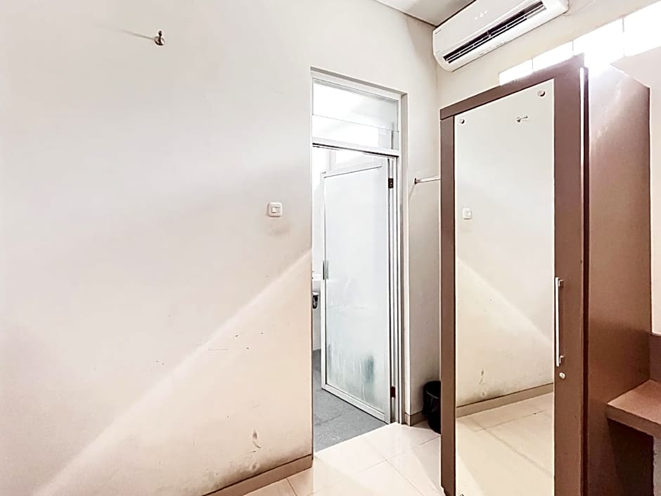 Urbanview Hotel Syariah Graha 8 Bubutan Surabaya