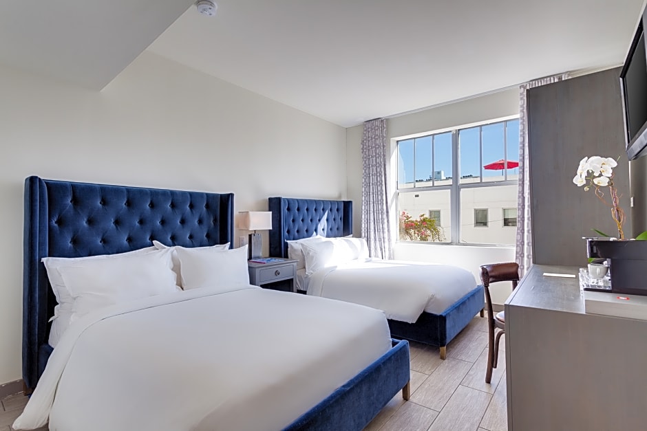 Clinton Hotel South Beach