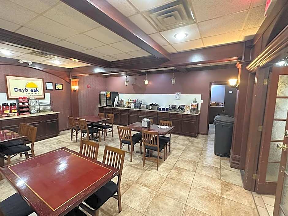 Days Inn & Suites by Wyndham Jennings