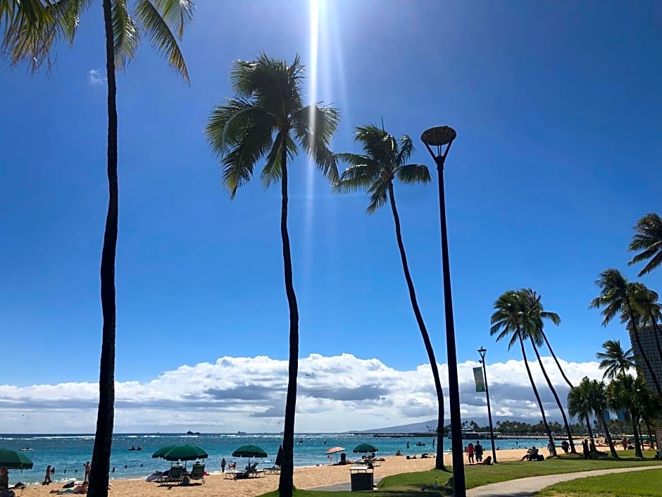 Waikiki Heritage Hotel
