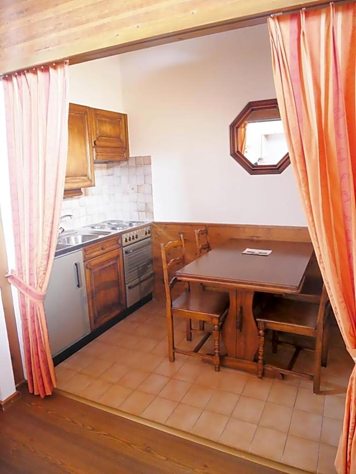 Between Boutique Hotel