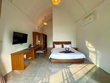 Bungalow Garden View