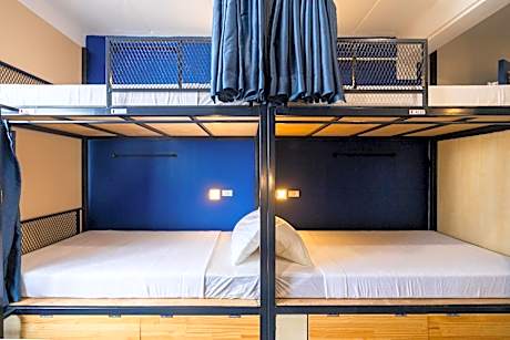 Bunk Bed in Mixed Dormitory Room