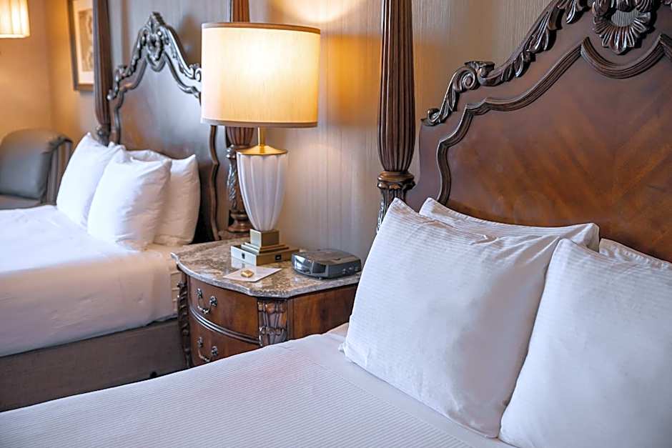 Amish View Inn & Suites