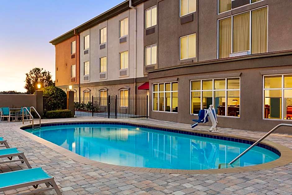 Holiday Inn Express Hotel & Suites Live Oak By IHG