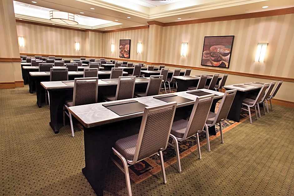 Hilton Suites Chicago Oak Brook