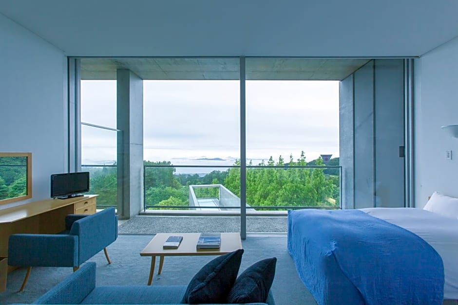 SETOUCHI RETREAT by Onko Chishin