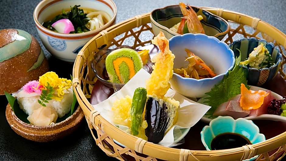 Yashima Nada Onsen Tresta Shirayama