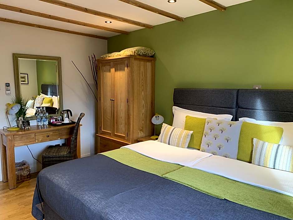 Bath House Hotel & Restaurant