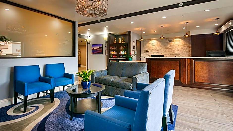 Best Western Plus Diamond Valley Inn