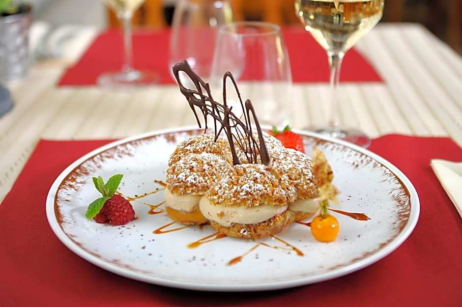 Le Lion d'Or - Logis Hotels - Hotel 2 étoiles et restaurant