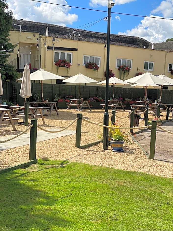 Greyhound Country Inn