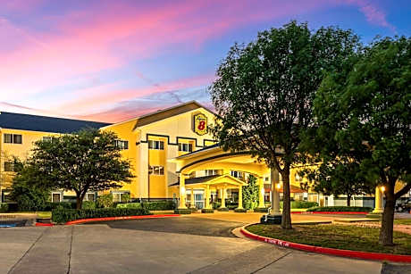 Super 8 by Wyndham Lubbock West 