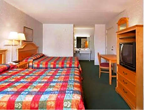 2 Double Beds Smoking
