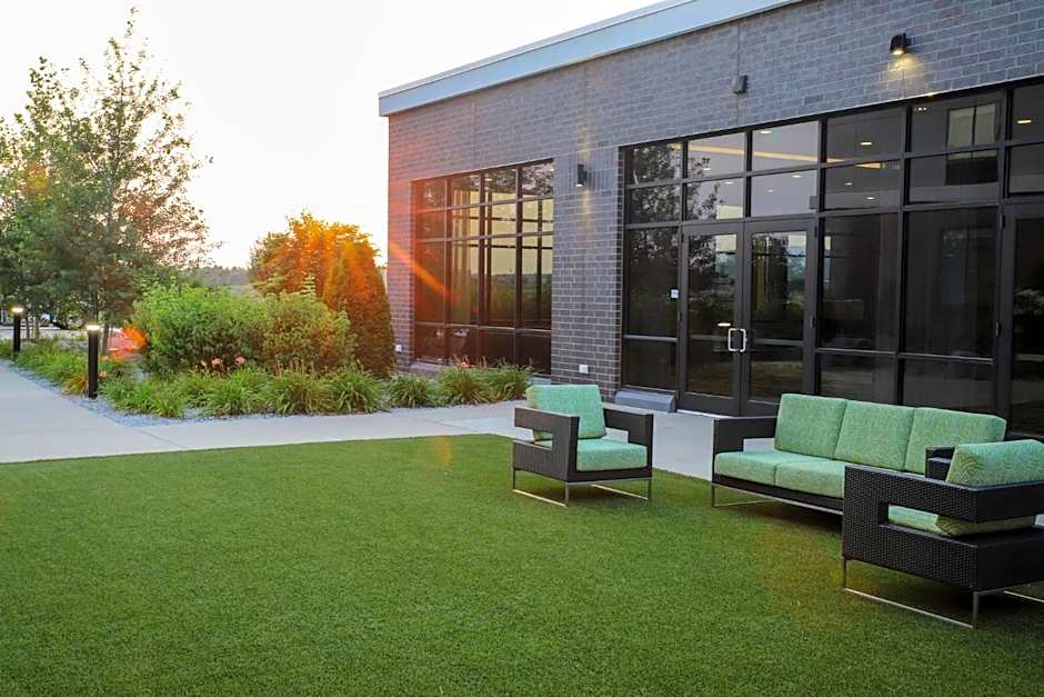 Holiday Inn & Suites Cedar Falls-Waterloo Event Ctr By IHG