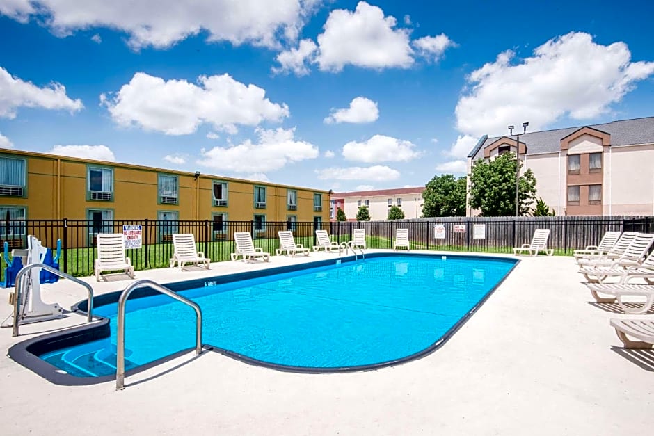 Days Inn by Wyndham Joplin