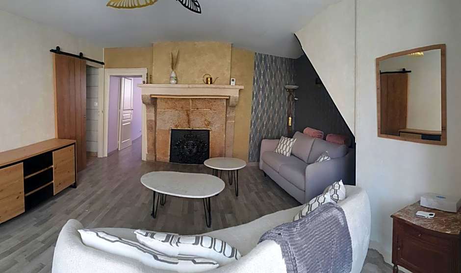 chez Émile côté face maison entière, 3 chambres, 2 salles de bains,jardin et terrasse