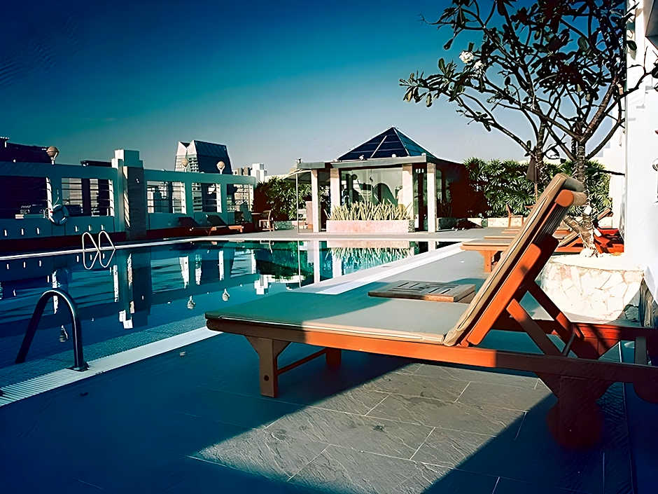 Zenith Sukhumvit Hotel