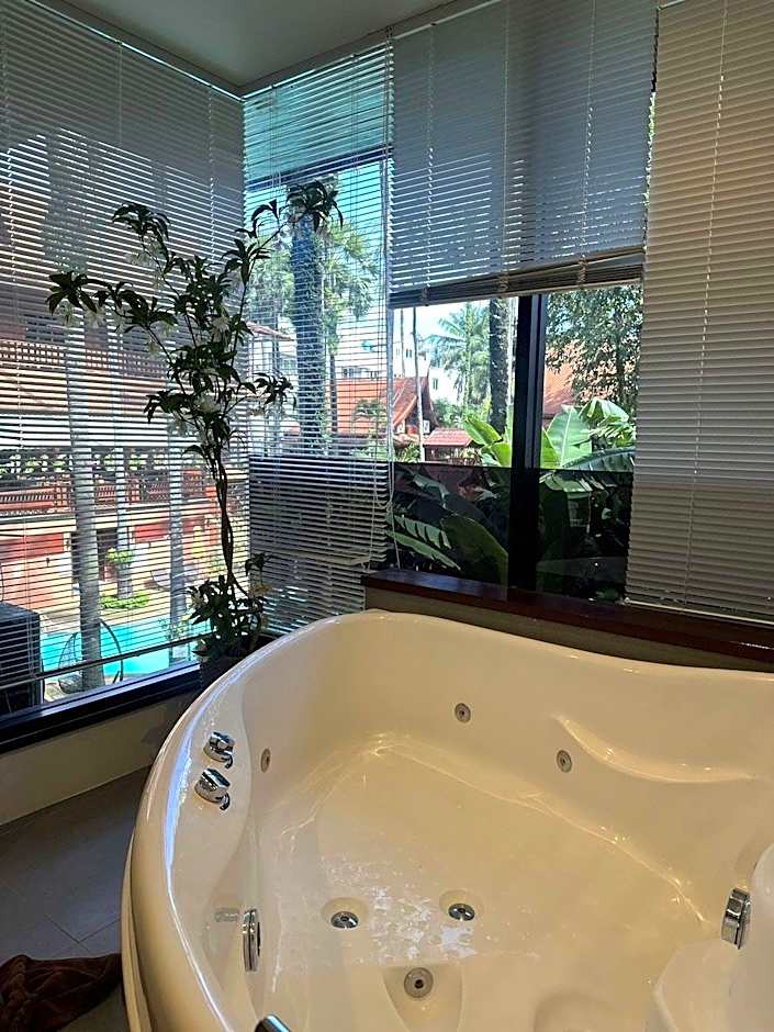 Royal Phawadee Village Patong Beach Hotel (SHA Plus)