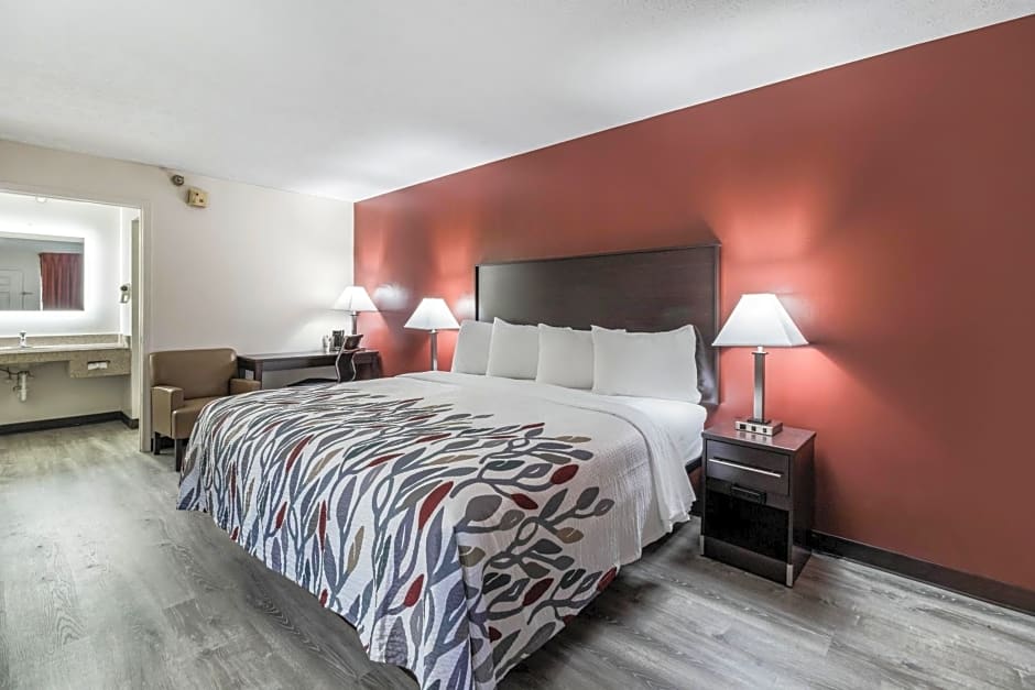 Red Roof Inn Cadiz