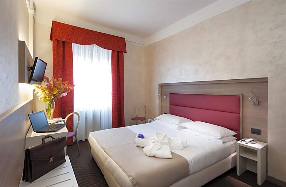Hotel Gamma