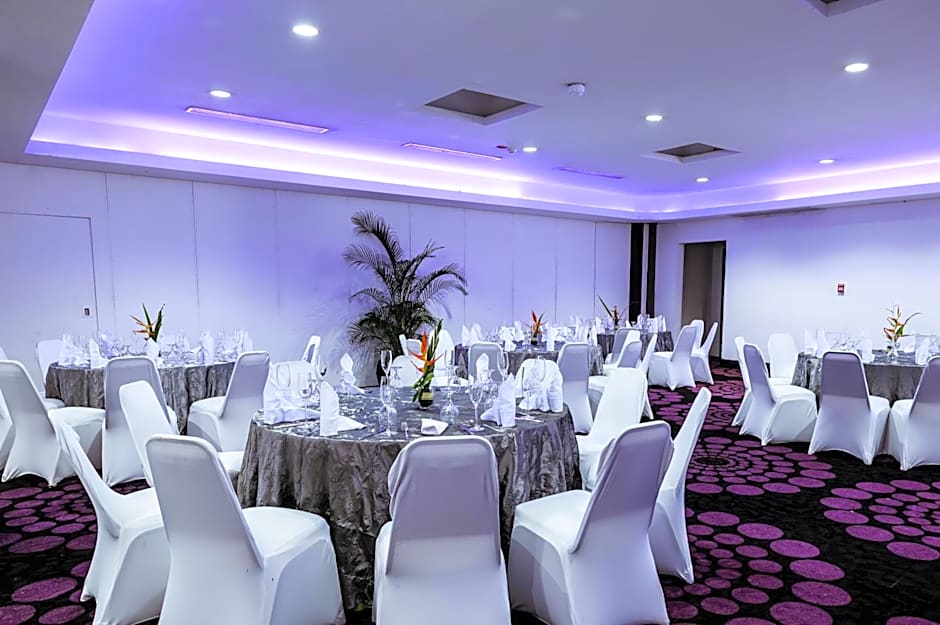 Riande Aeropuerto Hotel Casino