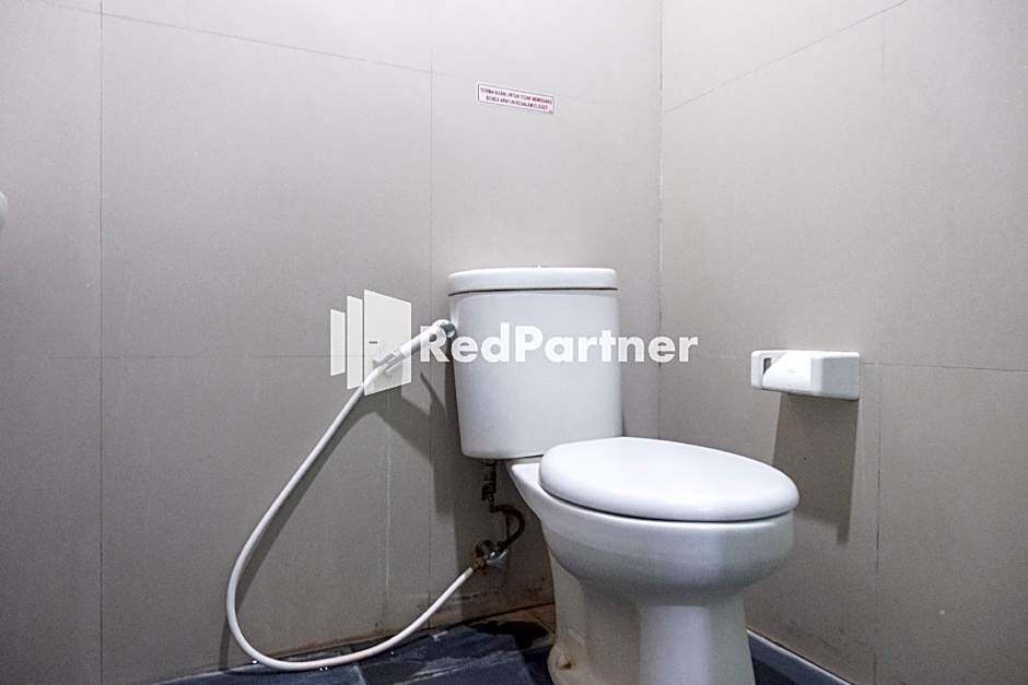 Londres Bed and Breakfast RedPartner near Gembira Loka Zoo