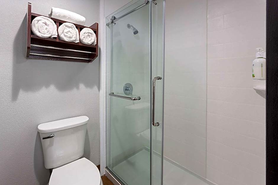 La Quinta Inn & Suites by Wyndham Buffalo Airport