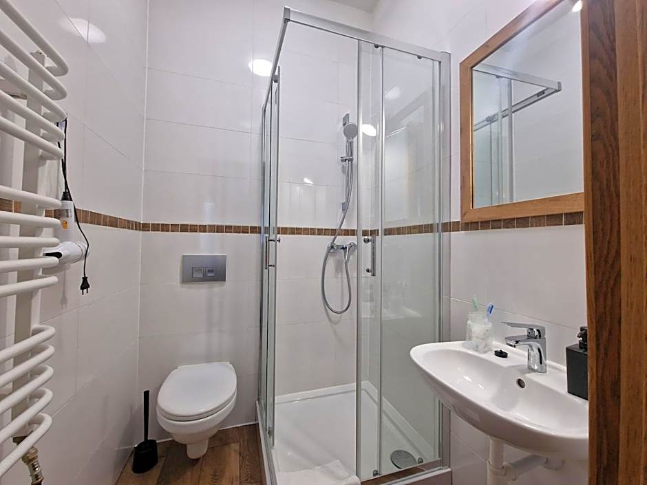 Hostel Helvetia - Private Rooms in City Center