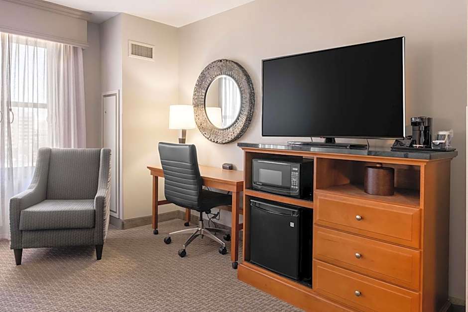 Drury Plaza Hotel Broadview Wichita