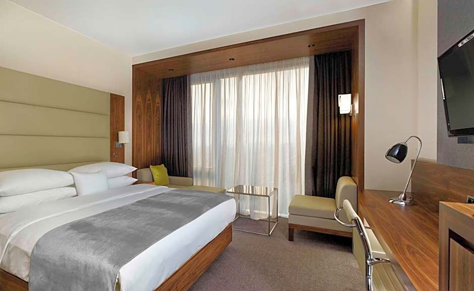 Photo 1 of 6 of 1 King Bed