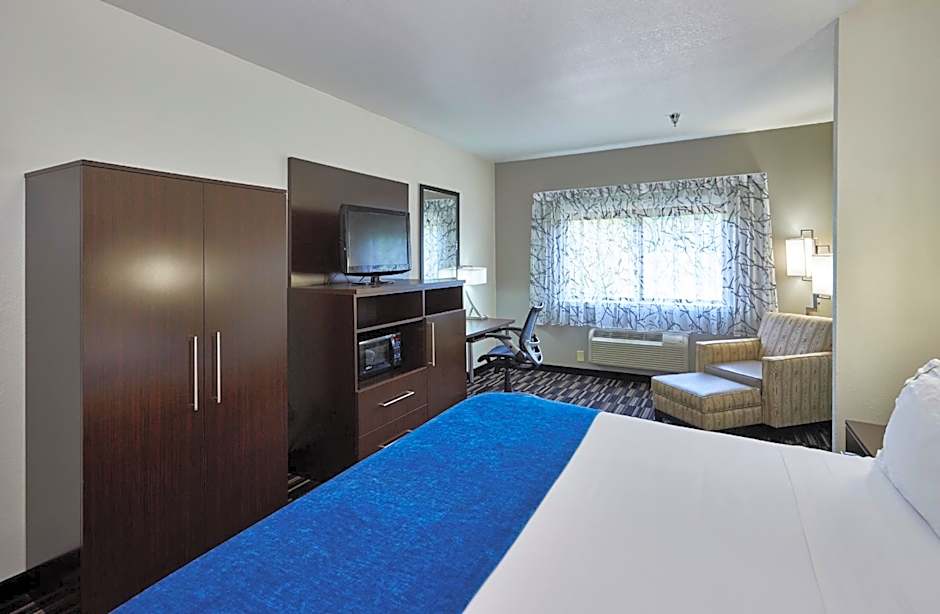 Holiday Inn Express & Suites Birmingham South - Pelham By IHG