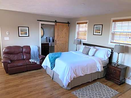 Alma Shore Lane Suites & Cottages