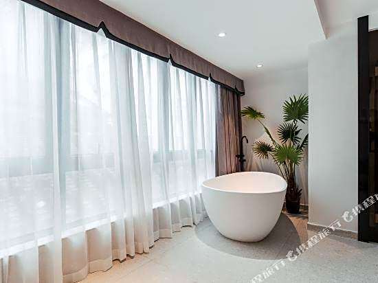 Lanyue Hotel