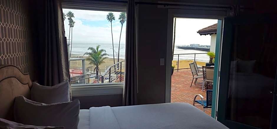 Casablanca Inn on The Beach